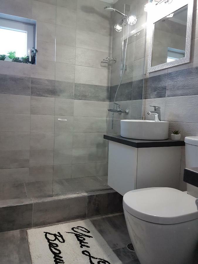 Tania Apartament Орадя Экстерьер фото