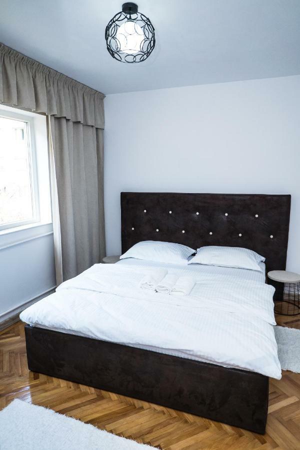 Tania Apartament Орадя Экстерьер фото